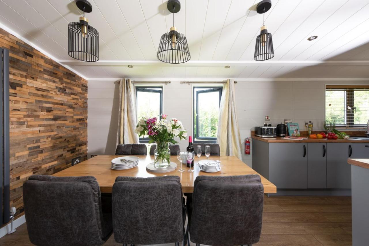 Lifton Primrose Lodge, 25 Roadford Lake Lodges מראה חיצוני תמונה